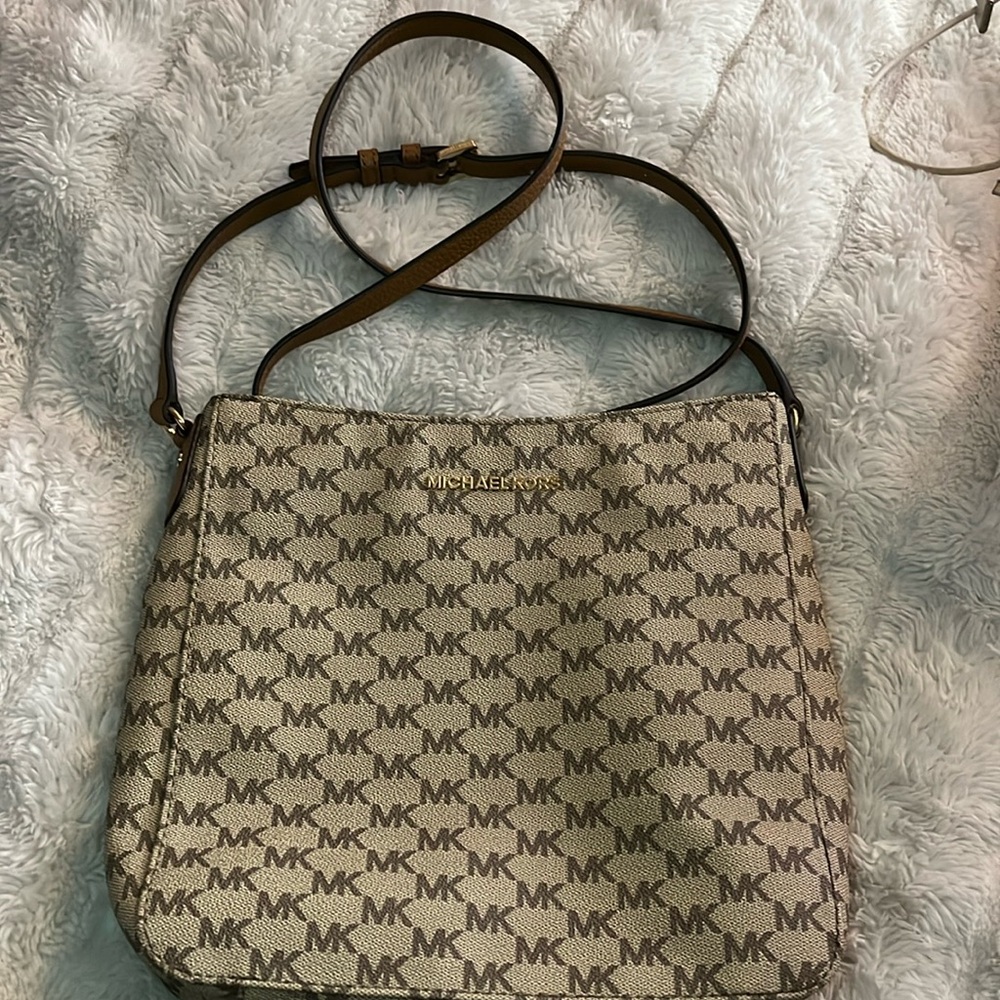 Michael Kors Crossbody Bag